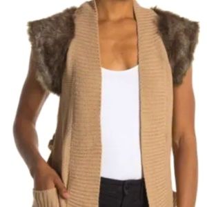 NWT Vertigo Faux Fur Shoulder Trim Open Front Ribbed Belted Cardigan Size XL.